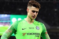 Chelsea sắp tống khứ thủ môn đắt nhất thế giới