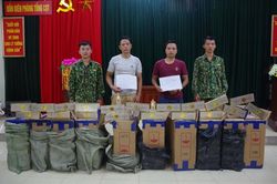 Thuê ngựa thồ 5.000 gói thuốc lá lậu sang Trung Quốc