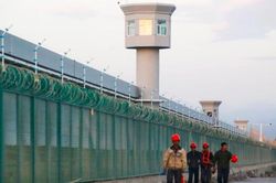 Trung Quốc 'trả miếng' Mỹ về vấn đề Tân Cương