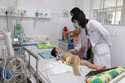 Bệnh tay chân miệng thành dịch lớn nếu không kiểm soát kịp thời