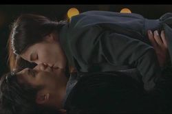 Cảnh hôn cảm xúc của Nhan Phúc Vinh và Diễm My 9X trên phim