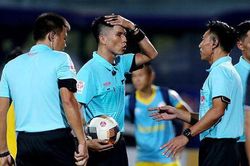 Trọng tài đang chịu kỷ luật ở V League lại bị tố ở giải U13 QG