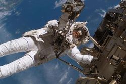 Roscosmos cho biết sẵn sàng đảm bảo du lịch không gian an toàn cho hành khách