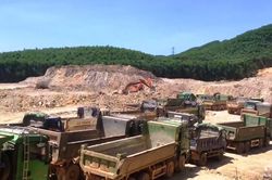 Ủy ban ATGT Quốc gia yêu cầu Chủ tịch tỉnh Thừa Thiên Huế xử lý nghiêm vấn nạn xe quá khổ, quá tải