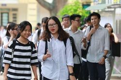 Nhận diện thiết bị công nghệ cao để gian lận thi vào lớp 10