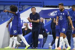 Lampard tâng bốc Giroud giúp Chelsea bứt phá