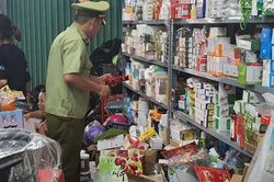 Mạo danh công chức quản lý thị trường 'vòi' tiền bồi dưỡng
