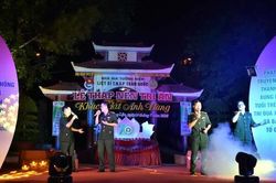 Xúc động lễ thắp nến tri ân liệt sĩ thanh niên xung phong tại Ngã ba Đồng Lộc