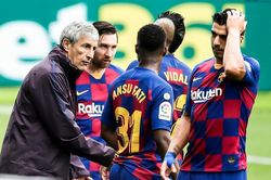 HLV Barca bất đồng quan điểm với Suarez