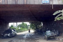 Hầm chui xuống cấp, thành nơi bán hàng, đỗ xe