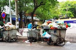 Hà Nội 'ngộp thở' vì ùn ứ rác thải