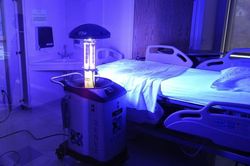 Đèn chiếu tia UV có diệt được virus Corona?