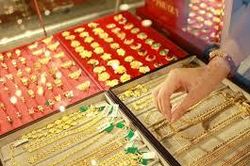 Hà Nội: Hết tiền nam thanh niên vào cướp tiệm vàng