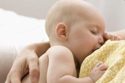 4 thời điểm nguy hiểm mẹ không được cho con bú, coi chừng trẻ mất mạng