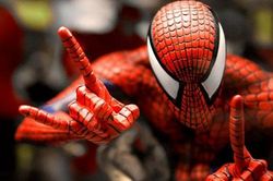 Để nhện cắn vì muốn biến thành Spider-Man