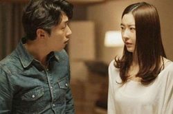 Chồng quát lớn 'Ở nhà trông mỗi đứa con mà không nấu được bữa cơm ra hồn', màn đáp trả cực gắt của vợ khiến gã hổ thẹn cúi đầu
