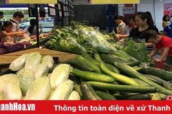 Thời tiết nắng nóng, giá rau quả tăng mạnh