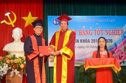 Trường Cao đẳng Sư phạm Đà Lạt trao bằng tốt nghiệp cho 190 sinh viên