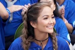 Hoa hậu H'Hen Niê đồng hành cùng chiến dịch 'Mùa hè xanh'