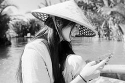 Ngất ngây trước bộ ảnh du lịch Hội An đẹp như chụp tạp chí của Seo Ye Ji