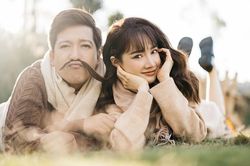 Ngày nào vừa quen nhau trên phim trường, Nhã Phương - Trường Giang đã kỷ niệm 5 năm yêu