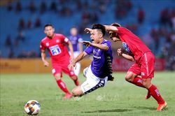 Đốt pháo sáng trên sân Hàng Đẫy, Hải Phòng FC vẫn thua 0-1