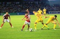 Hồng Lĩnh Hà Tĩnh có chiến thắng đầu tiên trên sân nhà