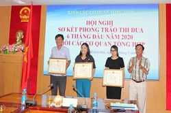 Sơ kết thi đua khối các cơ quan tổng hợp