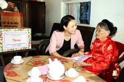 Đồng chí Bí thư Tỉnh ủy thăm, tặng quà nhân Ngày Thương binh, liệt sỹ 27/7
