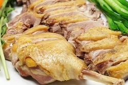 Cho vài giọt gia vị này vào, đảm bảo ngan luộc sạch mùi tanh, thơm ngon đậm vị