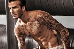 Vì sao hình David Beckham cởi trần bị đài truyền hình TQ làm mờ?