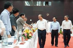 Thủ tướng làm việc với các địa phương Vùng KTTĐ miền Trung, Vùng Tây Nguyên