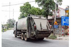 Không để tái diễn tình trạng chặn xe chở rác vào bãi rác Nam Sơn