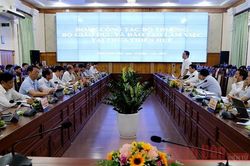 Bộ trưởng GDĐT kiểm tra công tác chuẩn bị kỳ thi tốt nghiệp THPT tại Huế