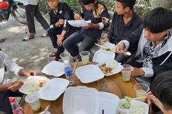 Nghệ An: Trường thi cất đỡ gánh lo cho sỹ tử dân tộc thiểu số, biên giới
