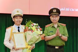 Thăng cấp bậc hàm thiếu tướng cho Phó Giám đốc Công an TPHCM