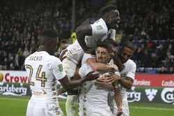 Leeds United chính thức trở lại Premier League sau 16 năm vắng bóng