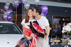 Được Jay Quân tặng xế hộp mừng kỷ niệm 10 năm, Chúng Huyền Thanh chia sẻ: 'Lần đầu gặp còn tưởng anh cong'