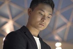 Nhìn thấy vợ cũ để con theo chiếc xe bán hoa quả, tôi đề nghị cho con ở nhà thì cô ấy nói lại một câu khiến tôi choáng váng