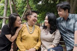 Loạt ảnh hạnh phúc của ba thế hệ nhà Thanh Lam