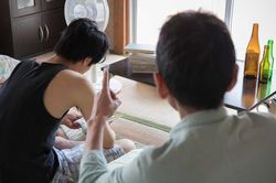 Con trai muốn nghỉ việc, bố mẹ không hề can ngăn mà có hành động khiến dân mạng vỗ tay