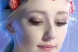 'Thiên thần nhí Đan Mạch' từng được ví như cô tiên truyện cổ tích đã thành thiếu nữ, dung mạo khiến dân mạng chia 2 luồng ý kiến