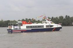 Giao thông đường thủy rục rịch chuyển mình
