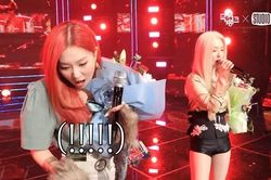 Seulgi Red Velvet lộ khoảnh khắc kém duyên trên sân khấu