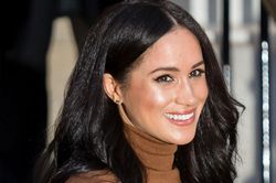 Meghan cầu cứu bạn thân vì bị 'ném đá' trong thời gian mang thai