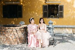 Ngưỡng mộ thời trang tinh tế và đồng điệu của Hari Won và mẹ ruột