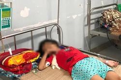 Bé gái 11 tuổi nguy kịch vì người bán nước ở cổng trường đưa nhầm chai axit