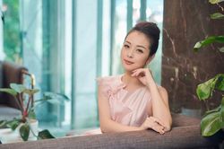 Jennifer Phạm: 'Chồng tôi không phân biệt con chung, con riêng'