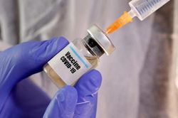 Vaccine Covid-19 từ ĐH Oxford cho thấy dấu hiệu chống lại được virus