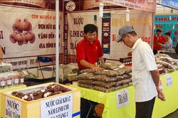 CHUNG TAY TIẾP SỨC HÀNG VIỆT
